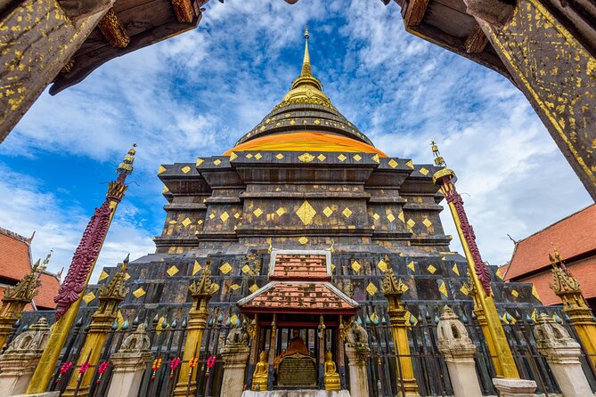 Lamphun and Lampang City Temples Small Group Tour – Full Day - Stop 2: Wat Phra That Hariphunchai—Lamphun’s big riverside temple