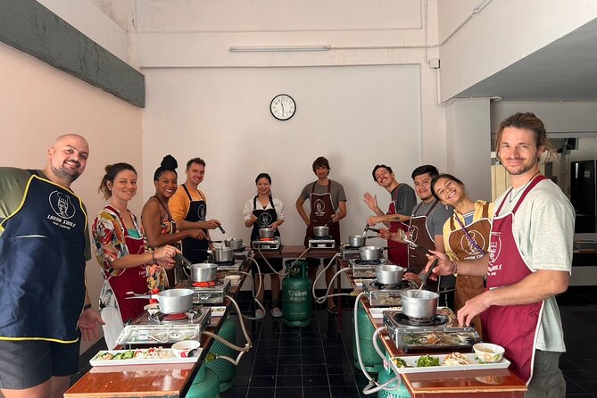 Lanna Smile Thai Cooking Class in Chiang Mai with Market tour - Pickup, location, and how the day actually runs