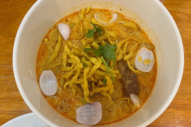 Michelin Guided Street Food Tour in Chiangmai: Thai Food Tour - How the guide turns a meal into a story (and why that matters)