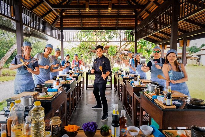 Morning Thai Cooking with Grandma - Market Visit & Farm Tour - Market Start: How to Shop for Thai Flavor in Chiang Mai