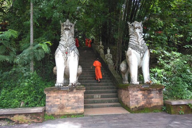 No.1 Chiang Mai: 3-Hour Monk Trail Hike to Wat Doi Suthep & Palad - Stop 2 and 3: Wat Pha Lat Monk’s Trail and the calm of Wat Pha Lat
