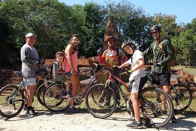 No.1 Chiang Mai: 4-Hour ancient city "Wiang Kum Kam" Cycling Tour - The 9:30 pickup and bike-shop setup: getting ready without drama