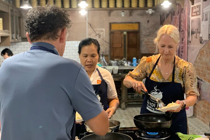 Northern Thai Cooking Experience in Chiangmai - Khao Soi lesson: the original method plus an easy version you can repeat