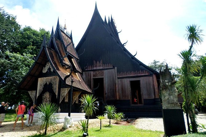 One Day Tour Chiang Rai(White Temple , Blue Temple, Black House) Private Tour - Why the guide matters more than you expect