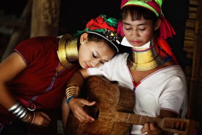 One Day Tour Doi Suthep Temple, Palad Temple, Orchid Farm, Longneck hill tribe village (Private tour) - Wat Pha Lat: the quieter temple break halfway up