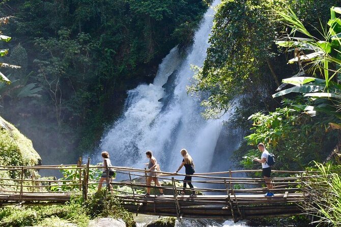 Private All-Inclusive Doi Inthanon & Pha Dok Siew Waterfall Tour - Royal Twin Pagodas: Phra Maha Dhatu Nabhapol and Nabha Metaneedol