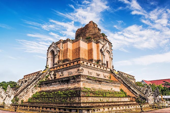 Private Chiang Mai City Tour including Wat Doi Suthep, Wat Suan Dok (SHA Plus) - Wat Phra That Doi Suthep: the 306 steps and the hilltop reward