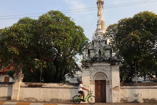 Private Chiang Mai Half-Day Bike Tour - The iron bridge stop: old-looking, newer history