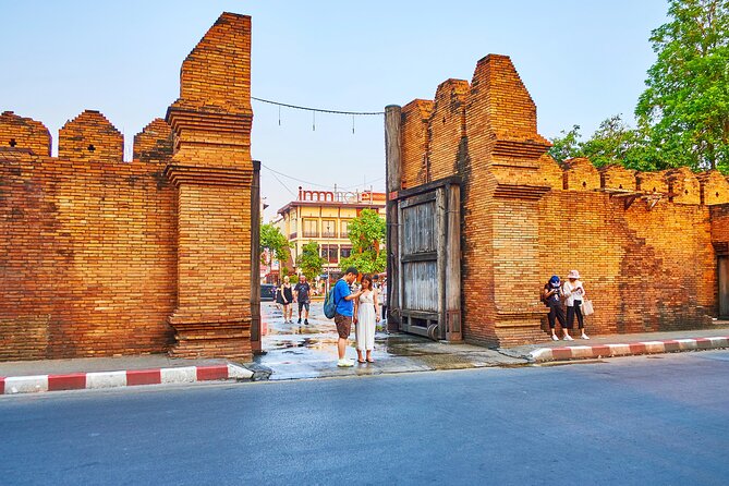 Private Chiang Mai Old City Half Day Tuk Tuk Tour - Silver Temple and Wat Phra Singh: where afternoon light can help