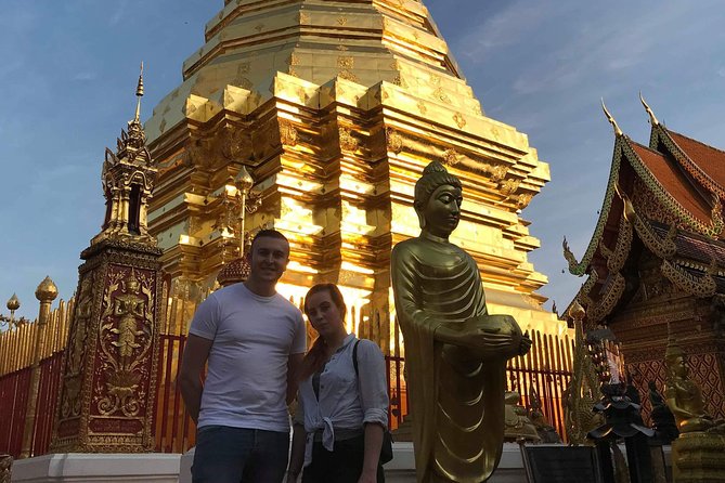 Private Chiang Mai Temple Tour with Doi Suthep and Wat Umong - Lunch: included, with a vegetarian option