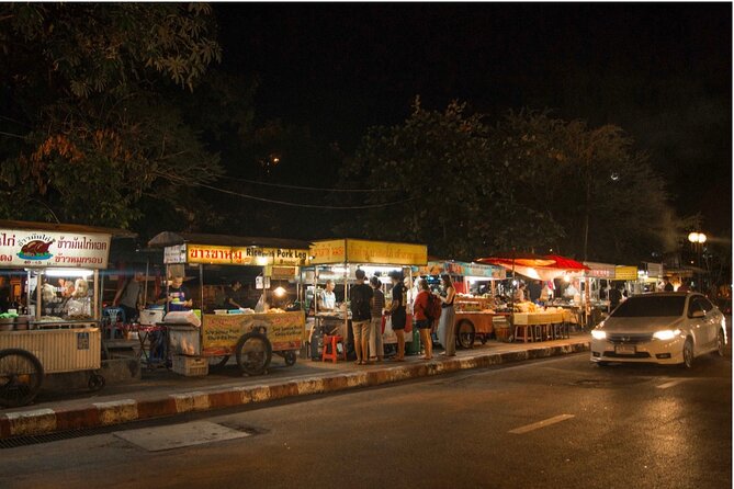 Private Half-Day Tour The Old Chiang Mai City With Street Foods - Kuhaung Corner to Saunprung Gate: where the walking becomes the point