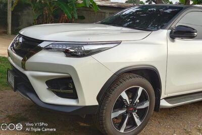 Private Luxury Car rental + English speaking driver: - Your English-speaking driver is the real value
