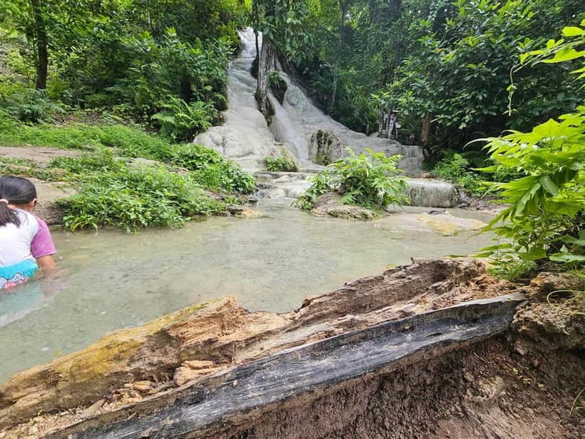 Private : Sticky Waterfall & Secret Temple & Karen Village. - Lunch in Chiang Mai Style: One Good Meal Beats Three Bad Stops