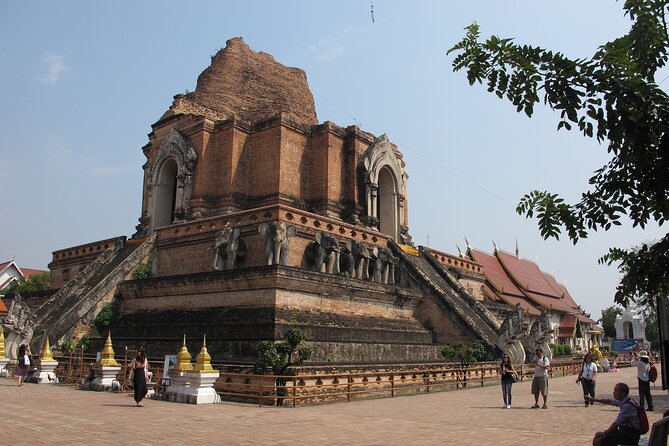 Private Tour: Chiang Mai City Tour Full Day - 7:00 AM Hotel Pickup Sets the Tone for the Alms Ceremony