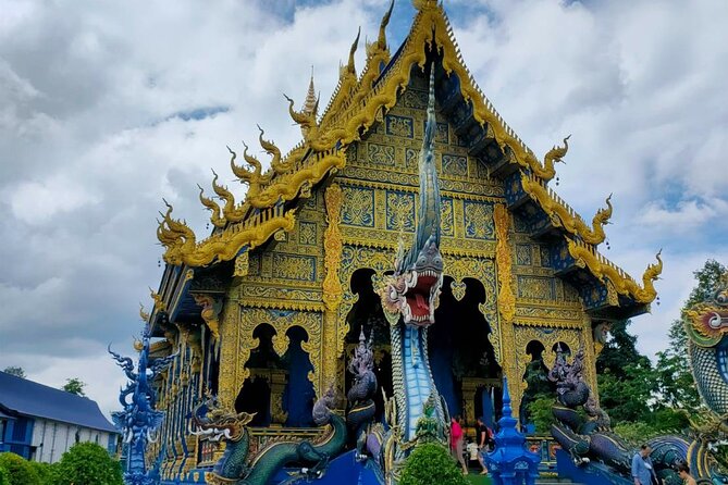 Private Tour Chiang Rai 3 Wonderful Temples & Lalitta Cafe - Wat Rong Khun (White Temple): why this stop usually steals the show