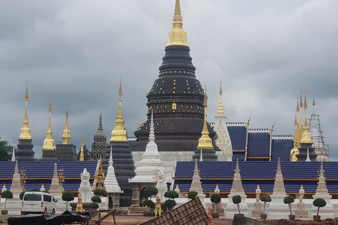 Private tour] Perfect day! Sticky waterfall + ChiangDao Cave + Wat BandenTemple - Timing, Traffic, and What to Bring (Especially in Rain)