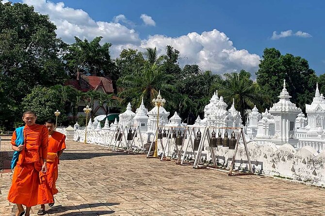 Talk to Buddhist monk & craft work in temple - Wat Suan Dok: The Flower Garden Temple and Your Monk-Conversation Time