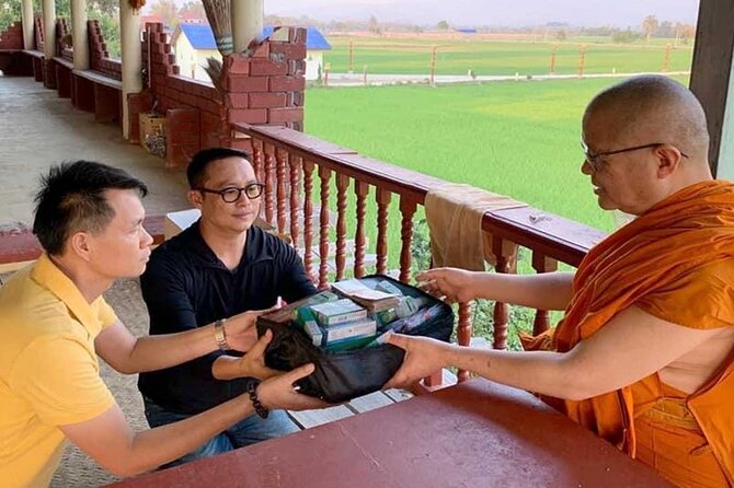 Talk to Buddhist monk & craft work in temple - Respect and Etiquette: How to Make the Monk Chat Go Well