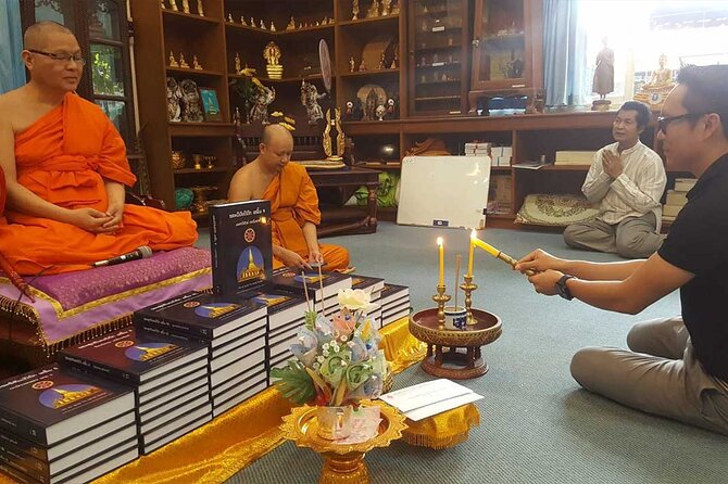 Talk to Buddhist monk & craft work in temple - The Massage Moment: When a Short Tok Sen Session May Appear