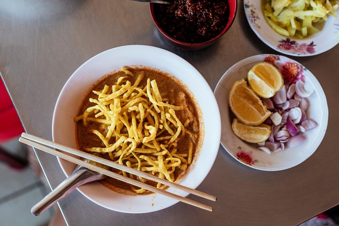 The 10 Tastings of Chiang Mai With Locals: Private Street Food Tour - Elephant Gate (Chang Phuak Gate): a classic stop for Chiang Mai flavors