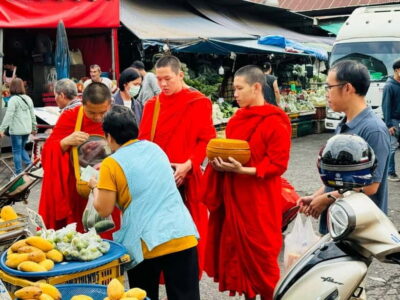 Walk With Monks Collecting Alms(meeting point maybe change) - Where you meet at Wat Chai Sri Phum (and what “meeting point” really means)