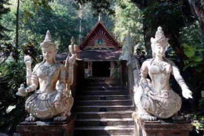Wat Phra That Doi Suthep & Wat Pha lat Evening Tour & Guide - Wat Phra That Doi Suthep: Golden Stupa, Naga Steps, and Night Views