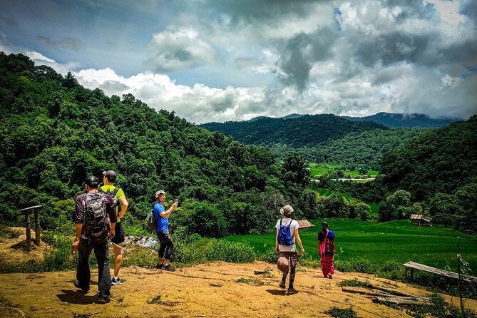 Waterfall Wanderer Doi Inthanon Hiking Tour - Guides matter: Lek and Taiki’s role in the day