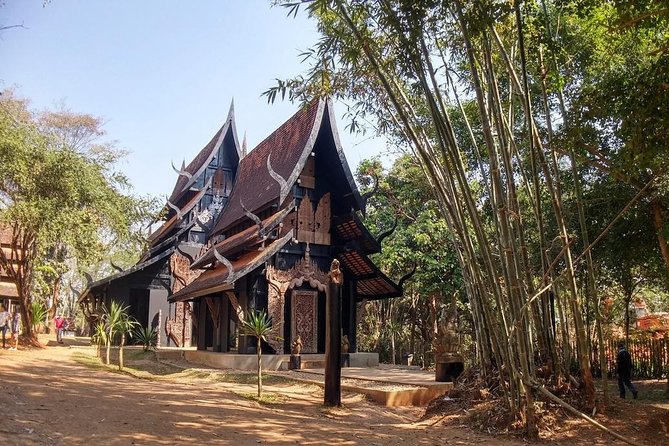 White Temple, Black House Museum and Hot Spring Tour from Chiang Mai (SHA Plus) - Entering the full-day rhythm: 7:00am start, 10 hours, and how to not feel rushed